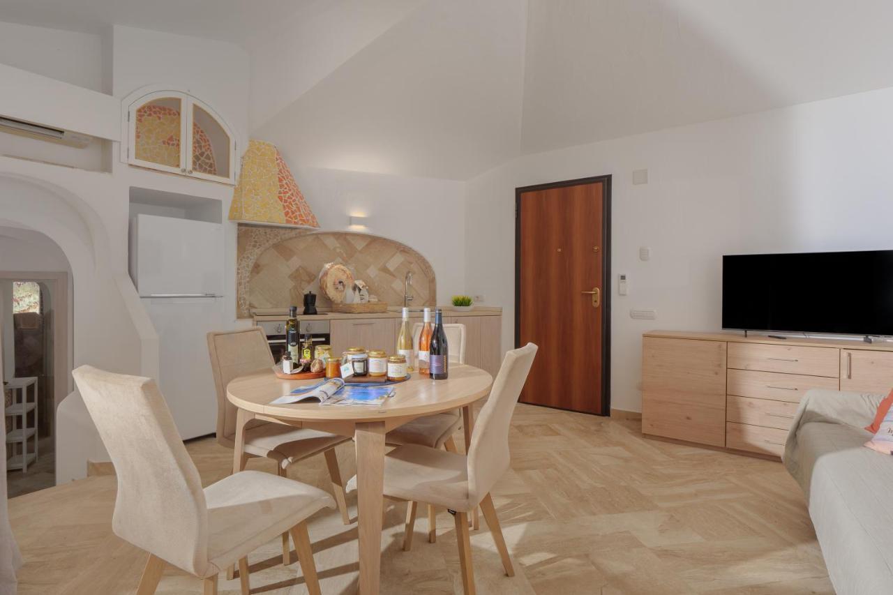 Villetta D'Arancia - Sherdenia Luxury Apartments مارينيلاّ المظهر الخارجي الصورة