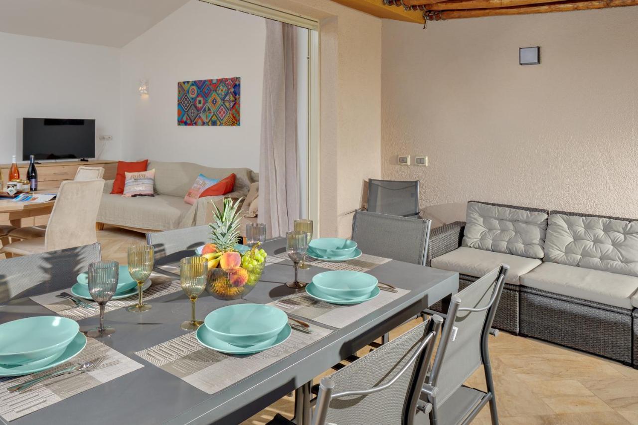 Villetta D'Arancia - Sherdenia Luxury Apartments مارينيلاّ المظهر الخارجي الصورة